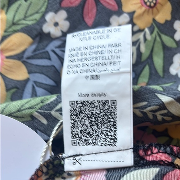 SHEIN Vibrant Floral V-Neck Mini Dress - Picture 5 of 7